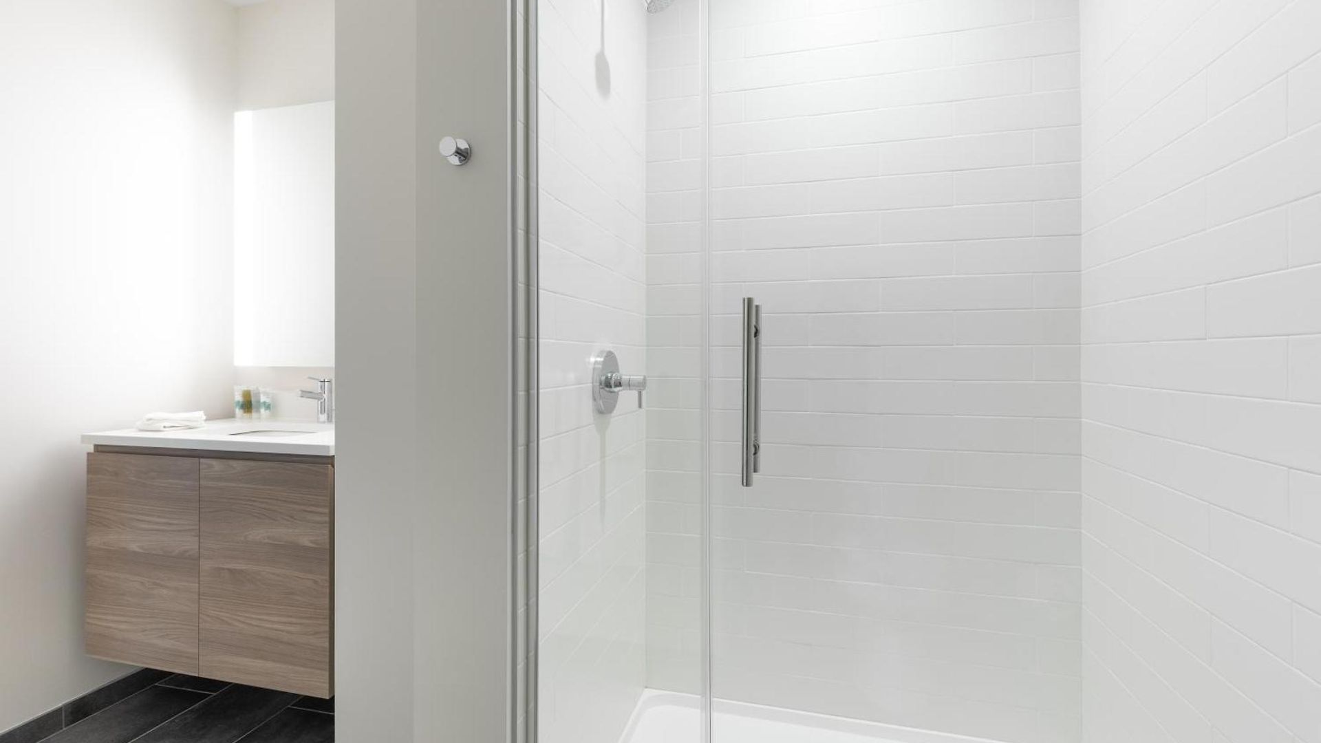 Lux Downtown With Pool Apartment