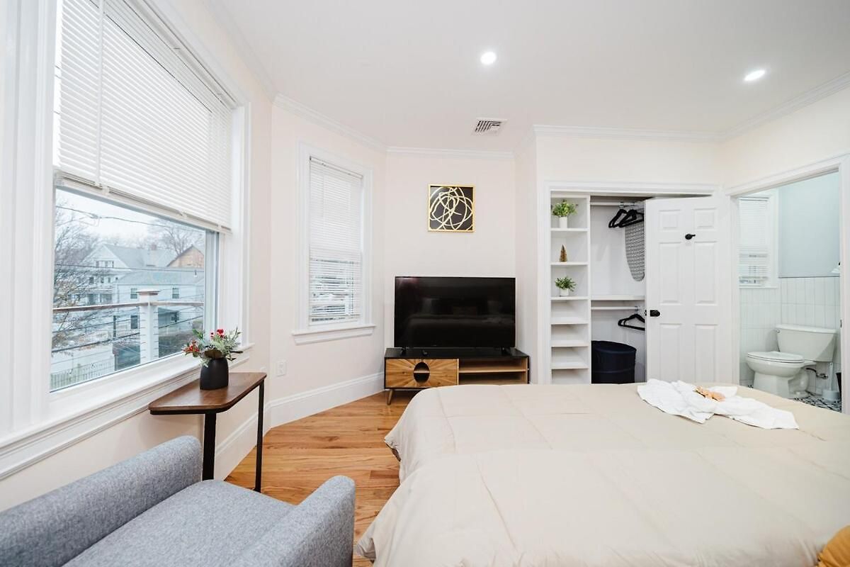 76-2 New 5br Townhouse Near Ashmont Station * Boston