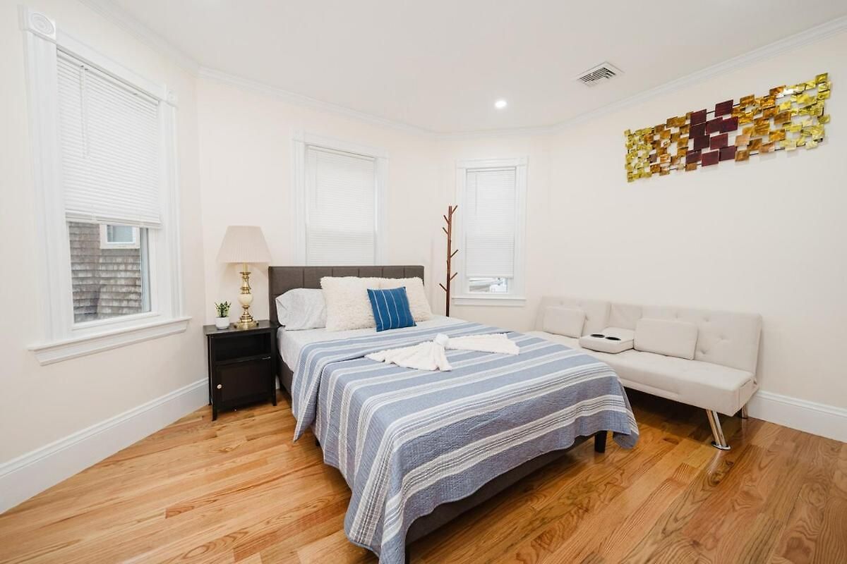 Apartment 76-2 New 5br Townhouse Near Ashmont Station *