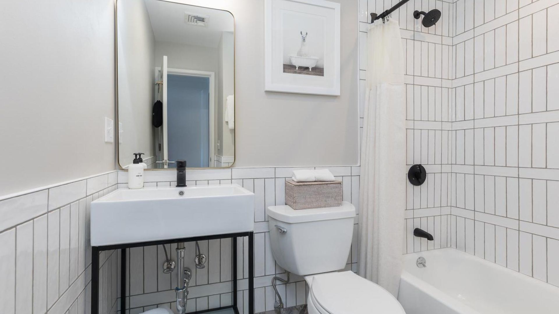 304 Newbury Street By Thatch 4*