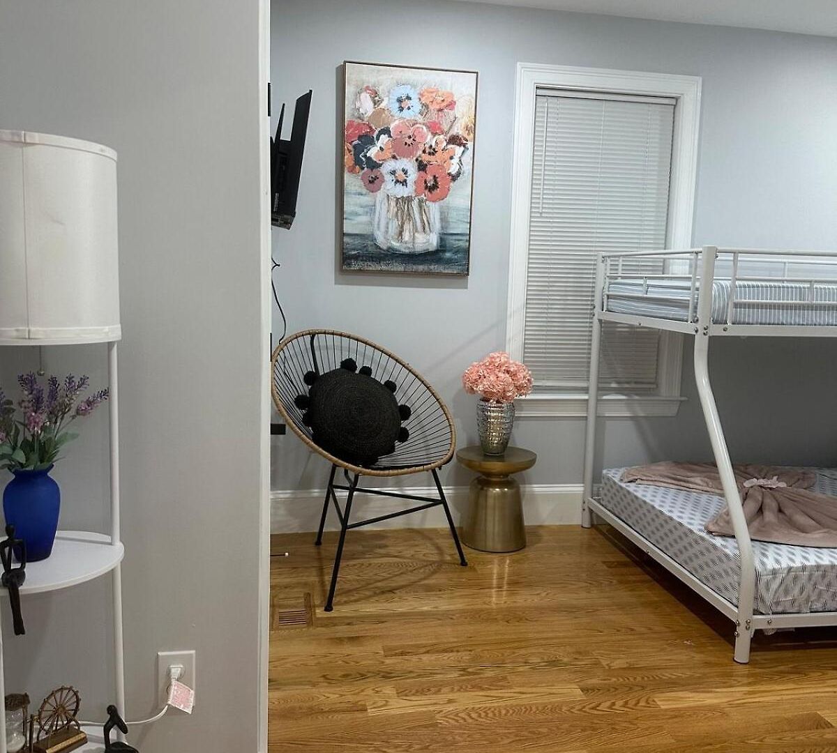 85a Charming Base, 3br, 2ba Ideal For Families Boston