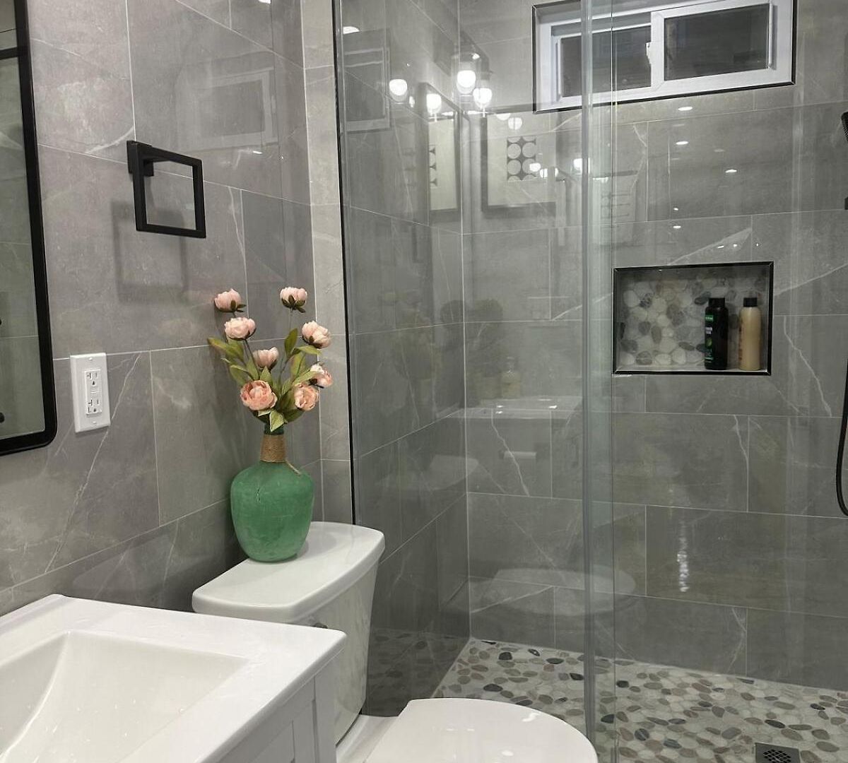 85a Charming Base, 3br, 2ba Ideal For Families Boston