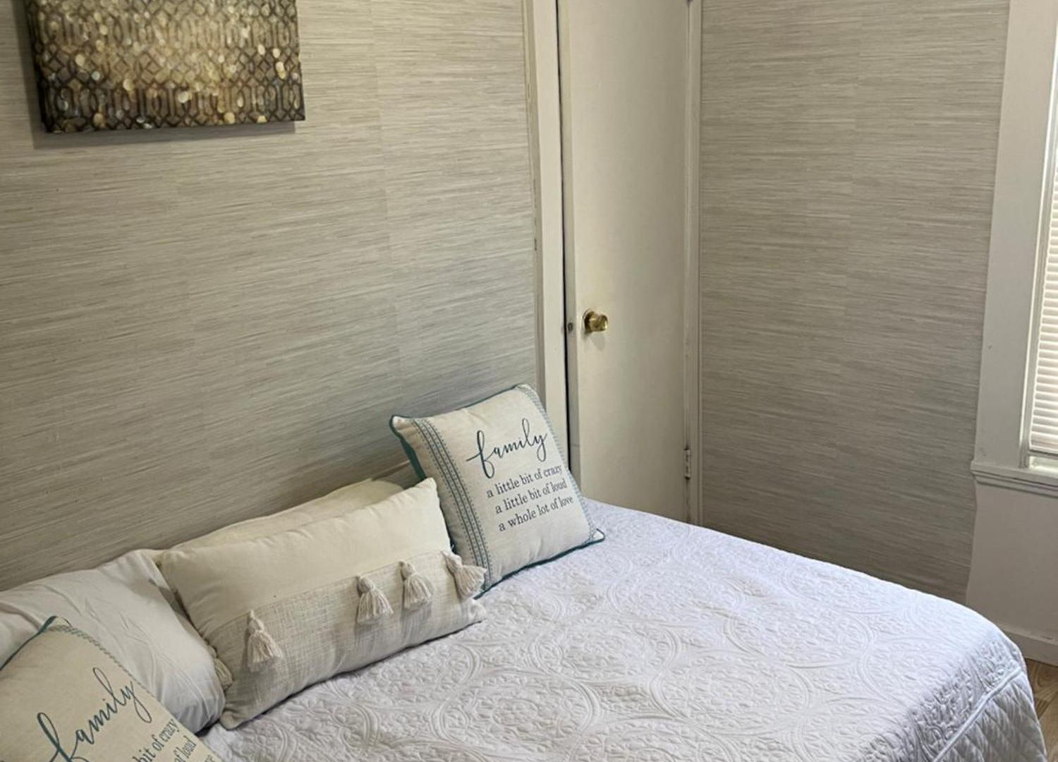 Quiet Two Bedroom In Convenient Location * Boston