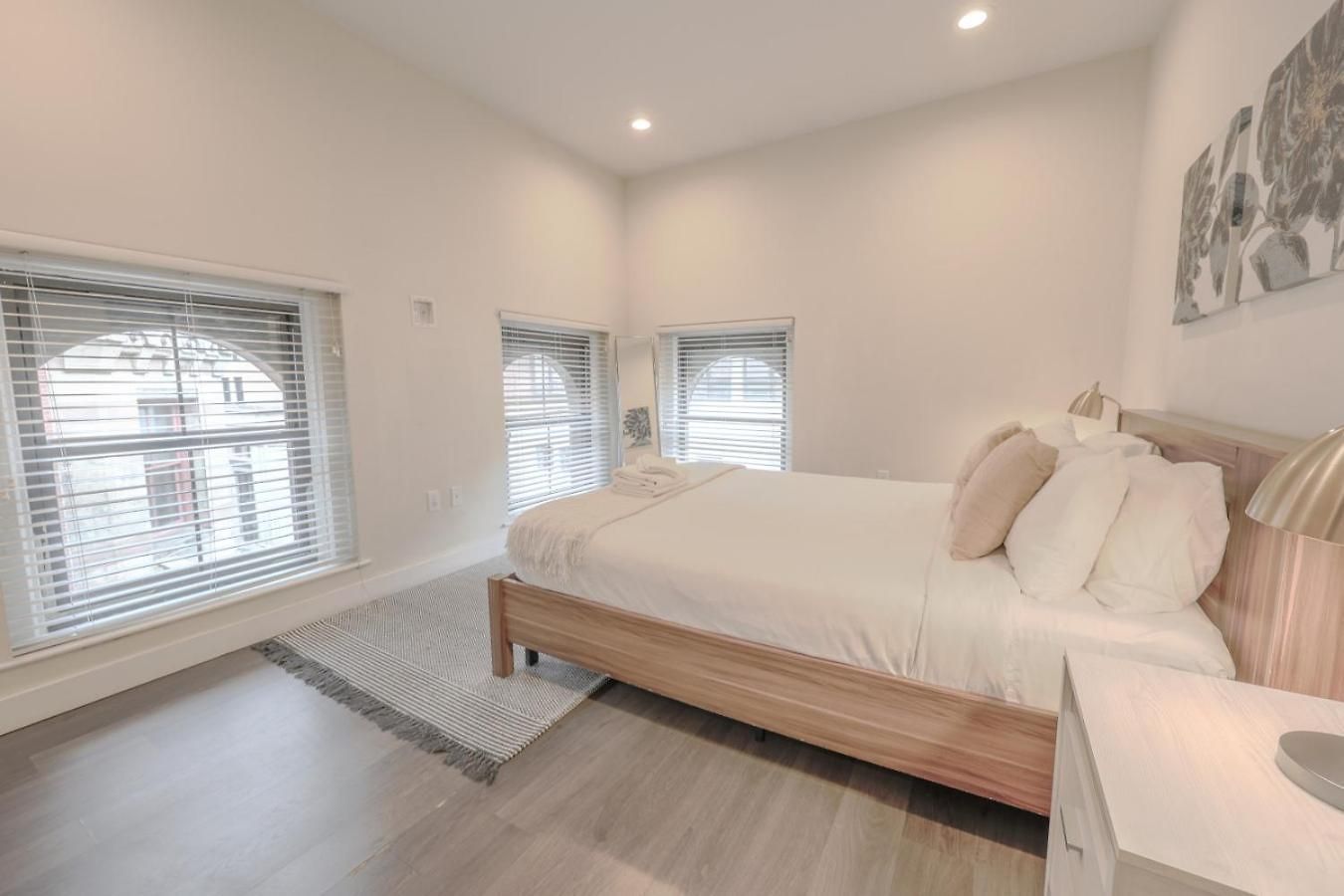 Luxury At 2br 2ba 200mbps Internet