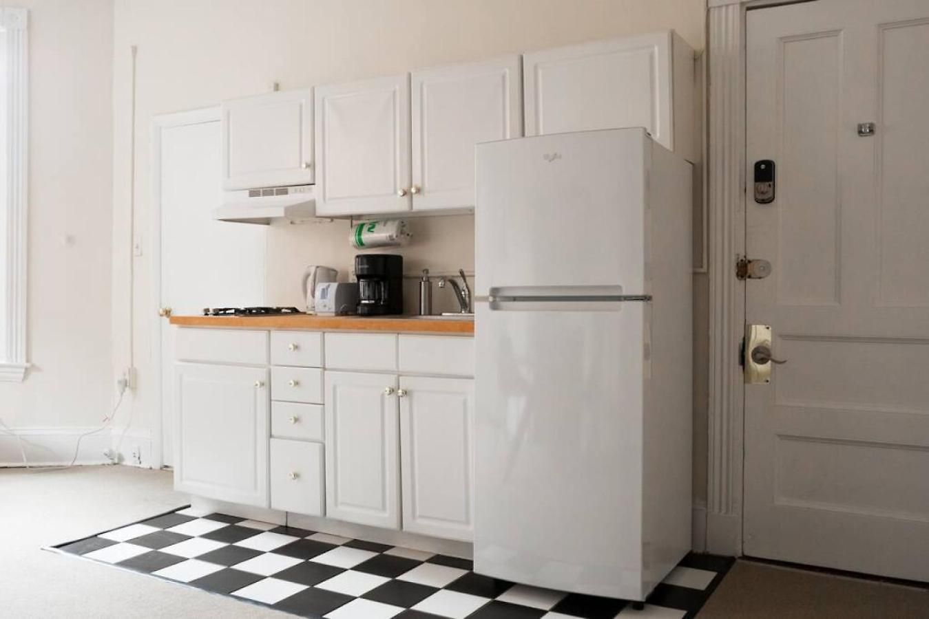 Apartment Charming 1 Bedroom Newbury Street