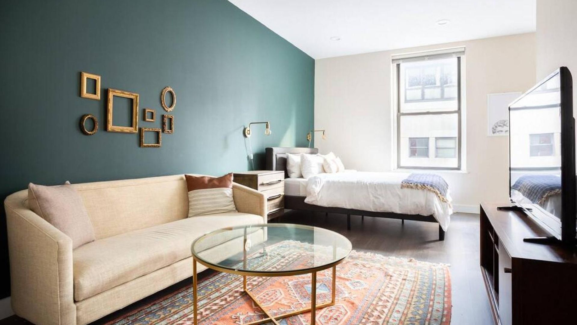 Prime Fidi L Shaped Apartment *