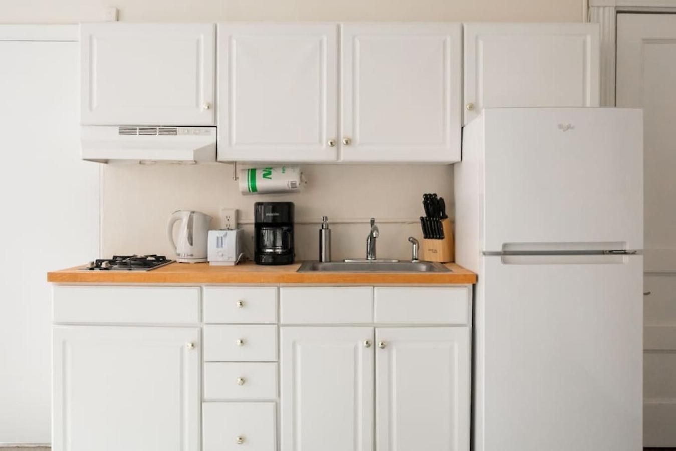 Charming 1 Bedroom Newbury Street Apartment Boston