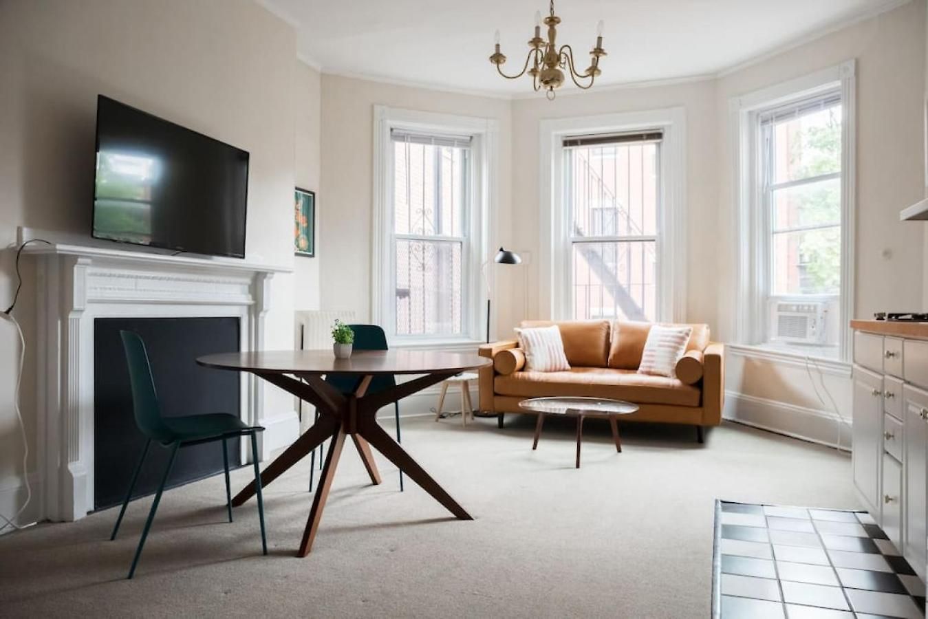 Charming 1 Bedroom Newbury Street * Boston