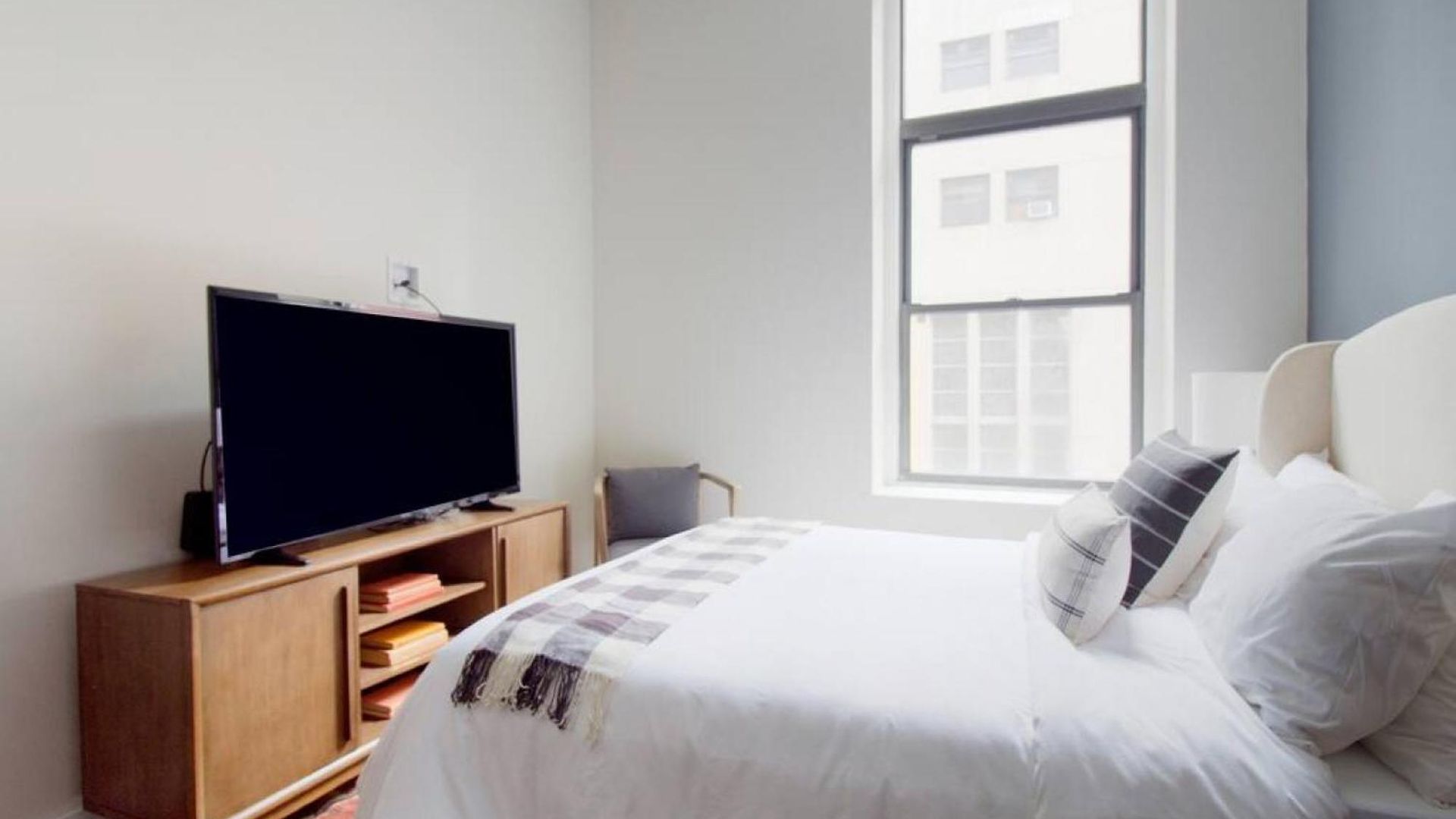 Airy Downtown Pet Friendly