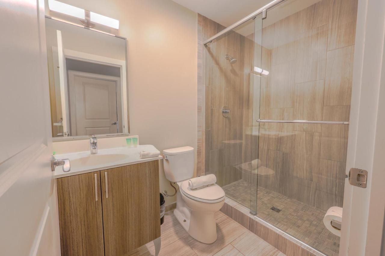 Furnished Luxury 3br, 2ba Loft Apartment *