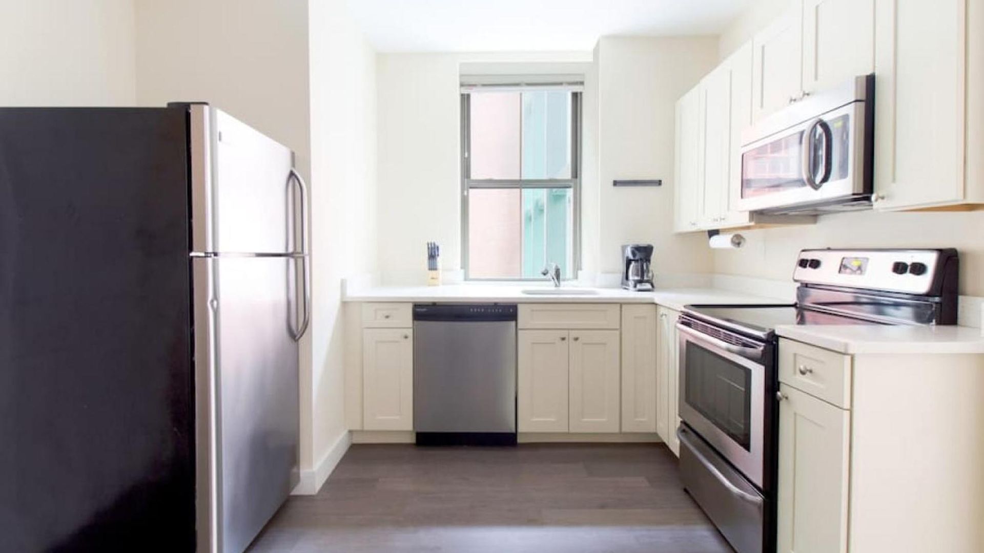 Downtown Luxury 1br Pets Welcome Washer And Dryer In Building