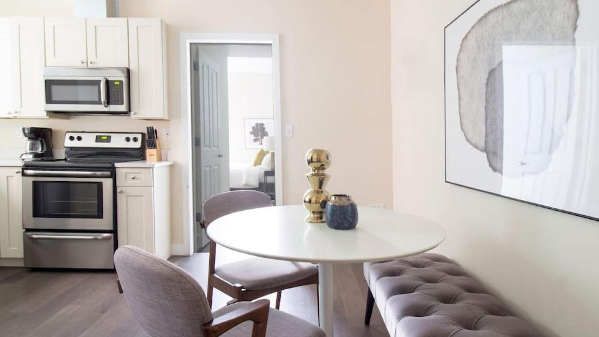 Apartment Downtown Luxury 1br Pets Welcome Washer And Dryer In Building *