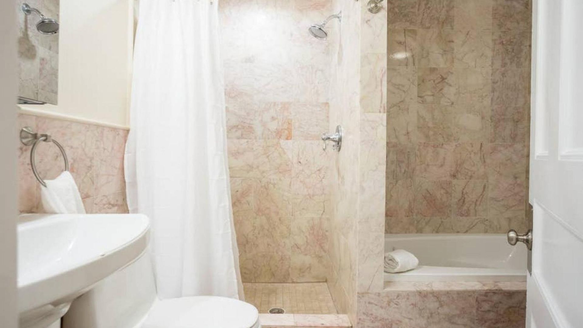 Classic Furnished 1br In Fenway In Brownstone Bldg *