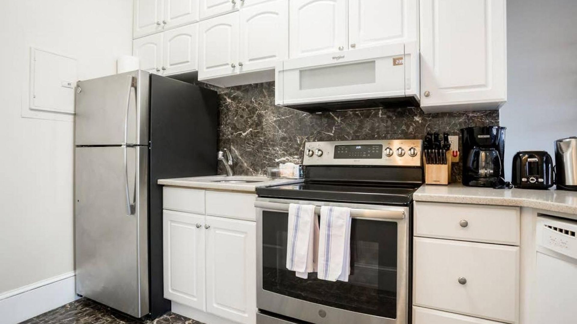 Classic Furnished 1br In Fenway In Brownstone Bldg * Boston