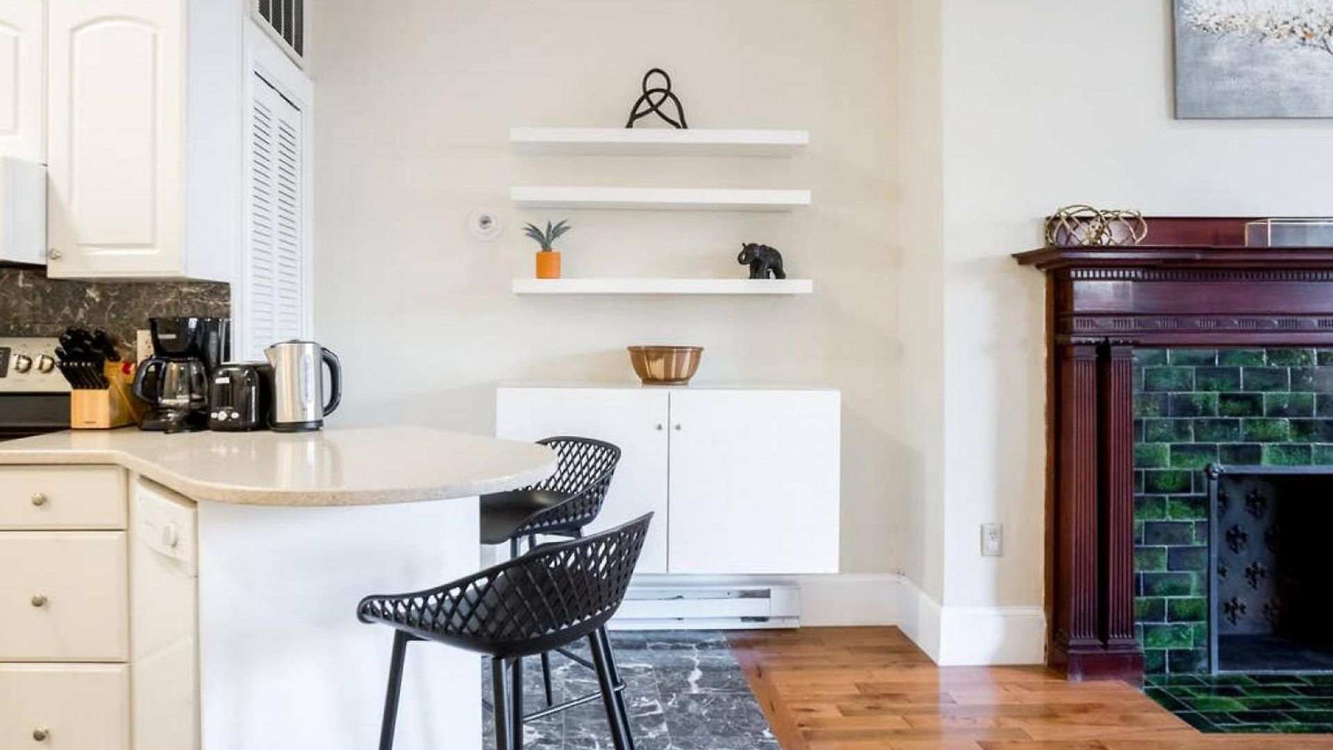 Apartment Classic Furnished 1br In Fenway In Brownstone Bldg
