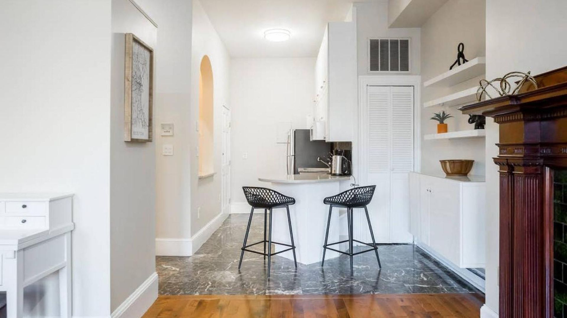 Classic Furnished 1br In Fenway In Brownstone Bldg Boston