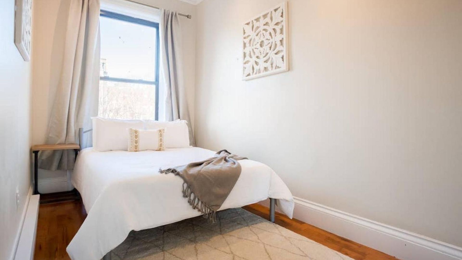 Classic Furnished 1br In Fenway In Brownstone Bldg Apartment
