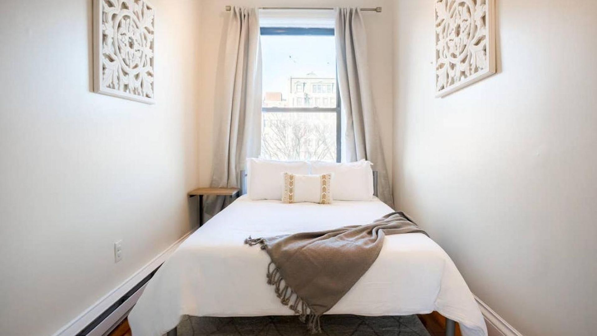 Classic Furnished 1br In Fenway In Brownstone Bldg Apartment Boston