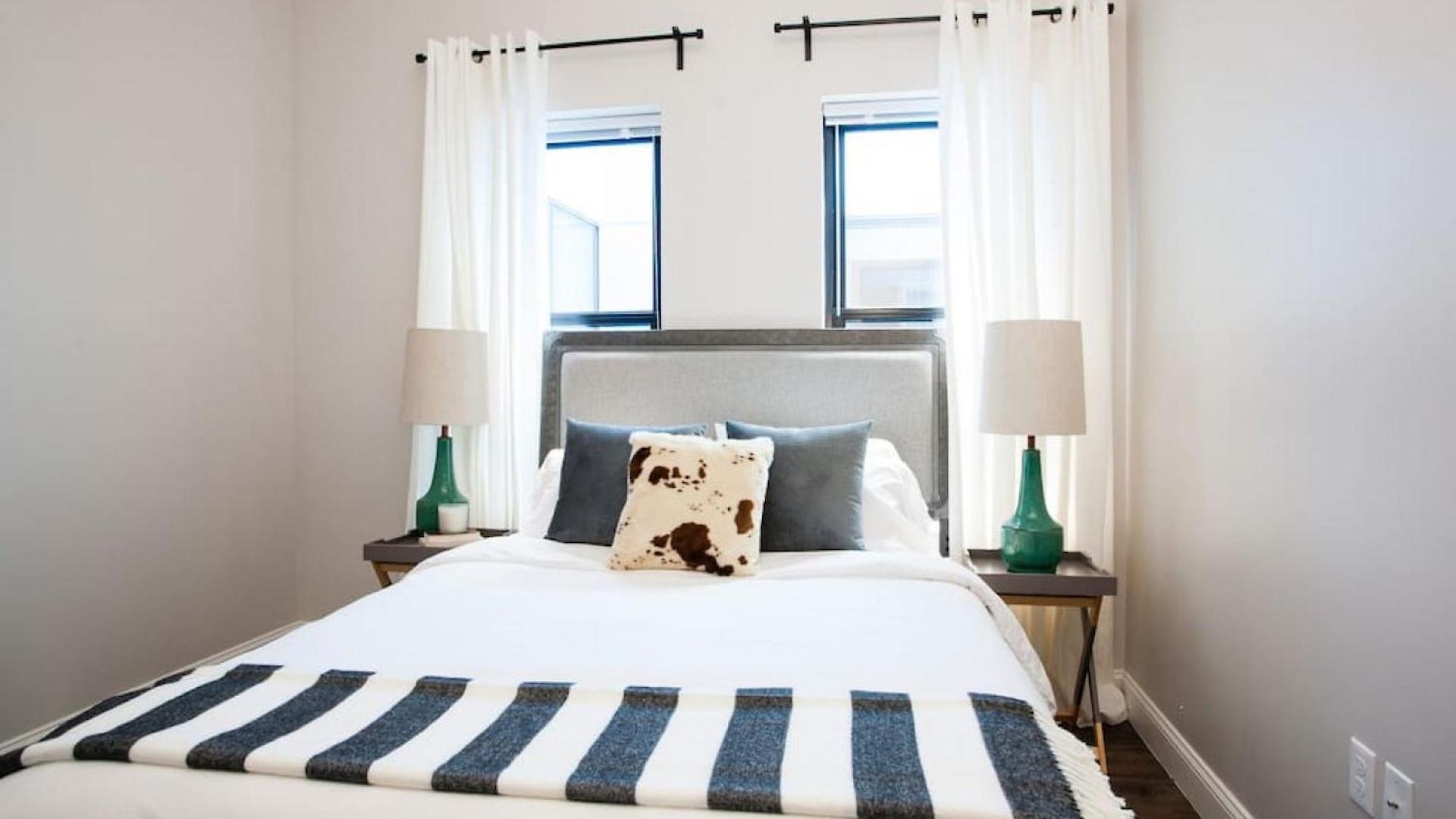 Apartment Centrally Located Luxurious Loft Walk Anywhere *