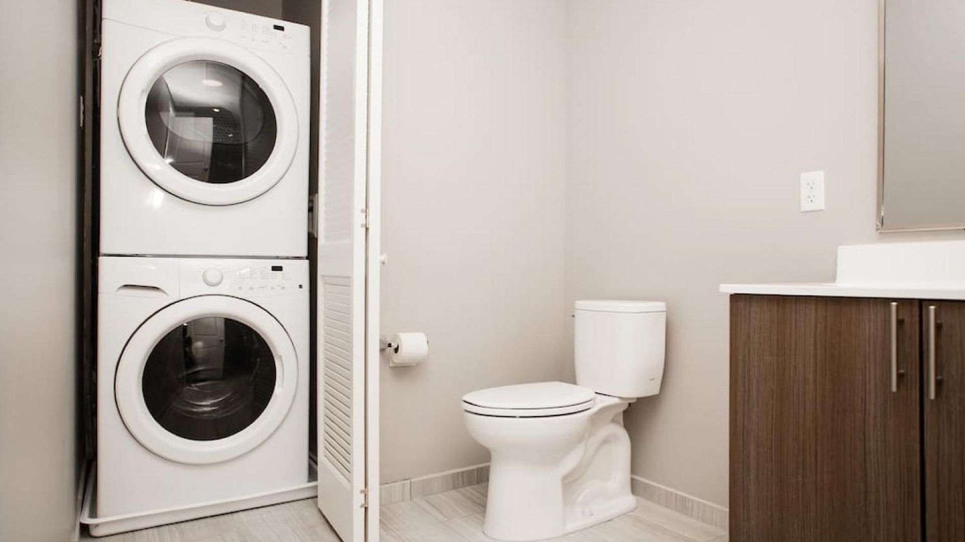Centrally Located Luxurious Loft Walk Anywhere * Boston