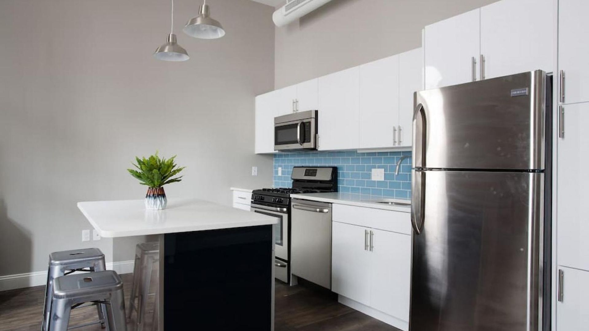Apartment 4 Bed Loft Steps To Common Beacon Hill *