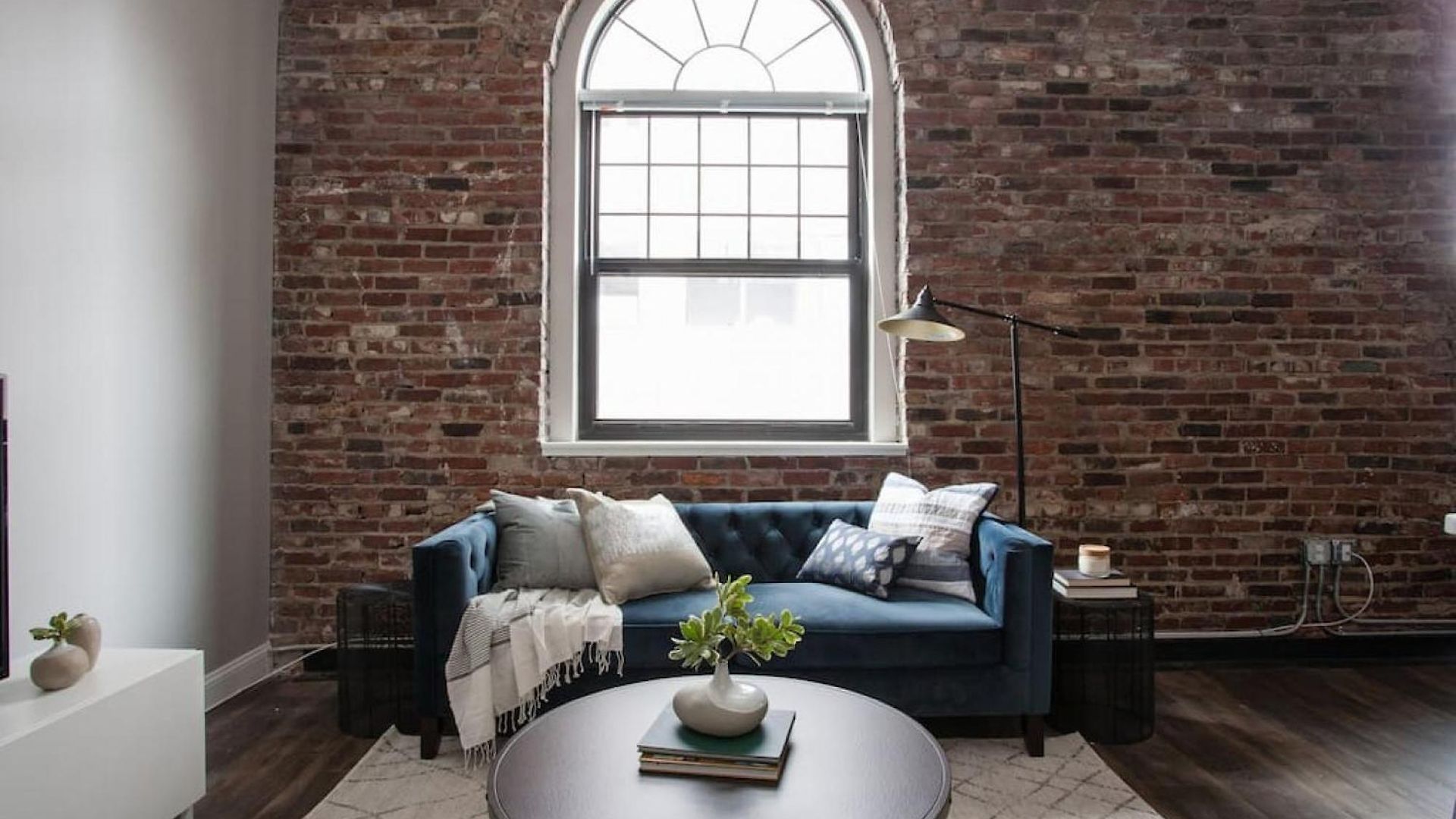 4 Bed Loft Steps To Common Beacon Hill Apartment *