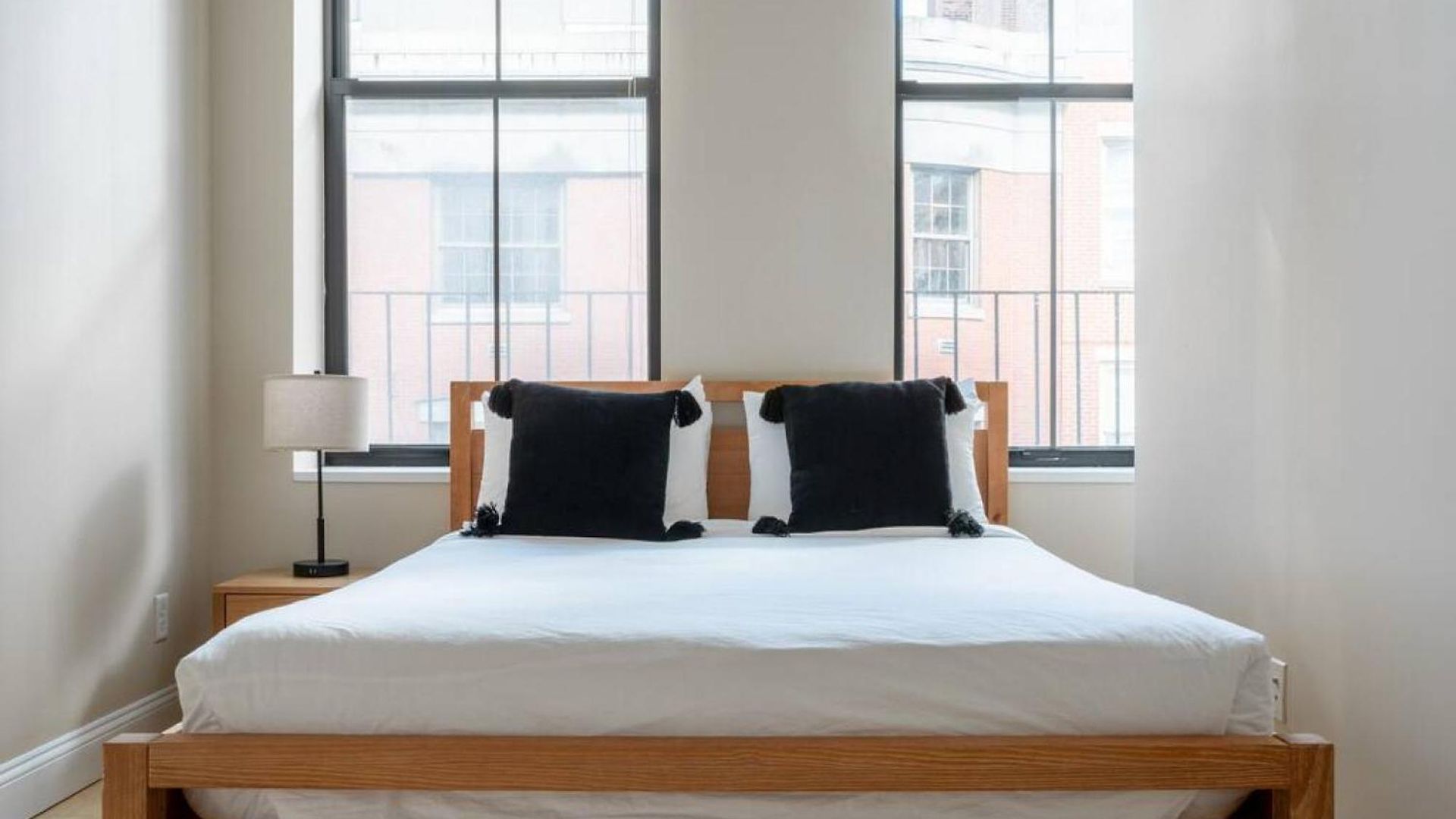 Apartment Beautiful 4br 2br Downtown Xing High Ceilings *