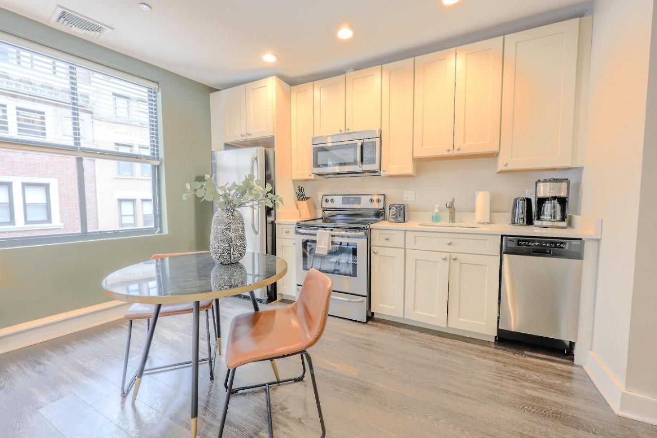 Apartment Sleek Fidi Close To Public Transit Boston