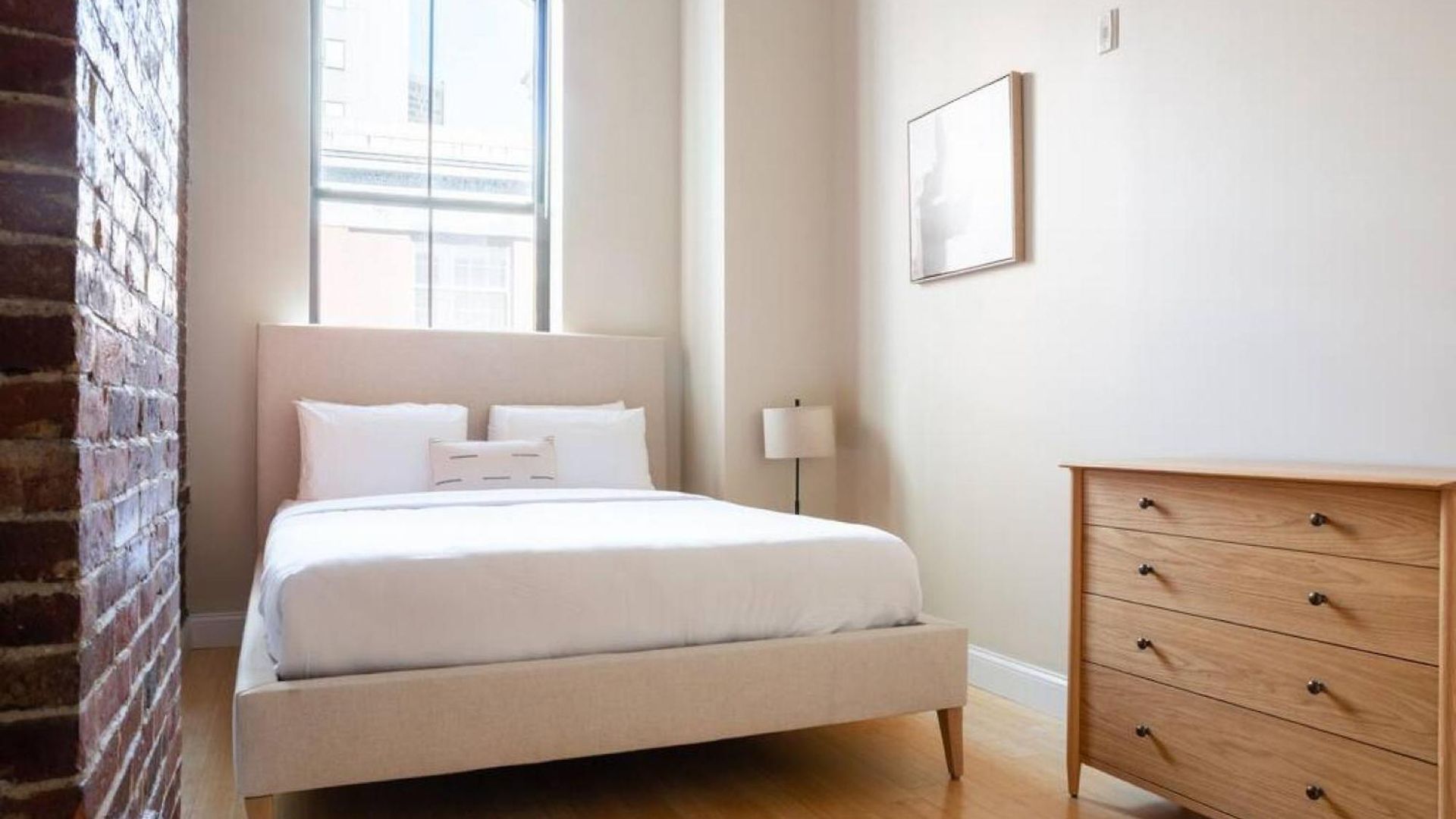 Apartment Beautiful 4br 2br Downtown Xing High Ceilings *