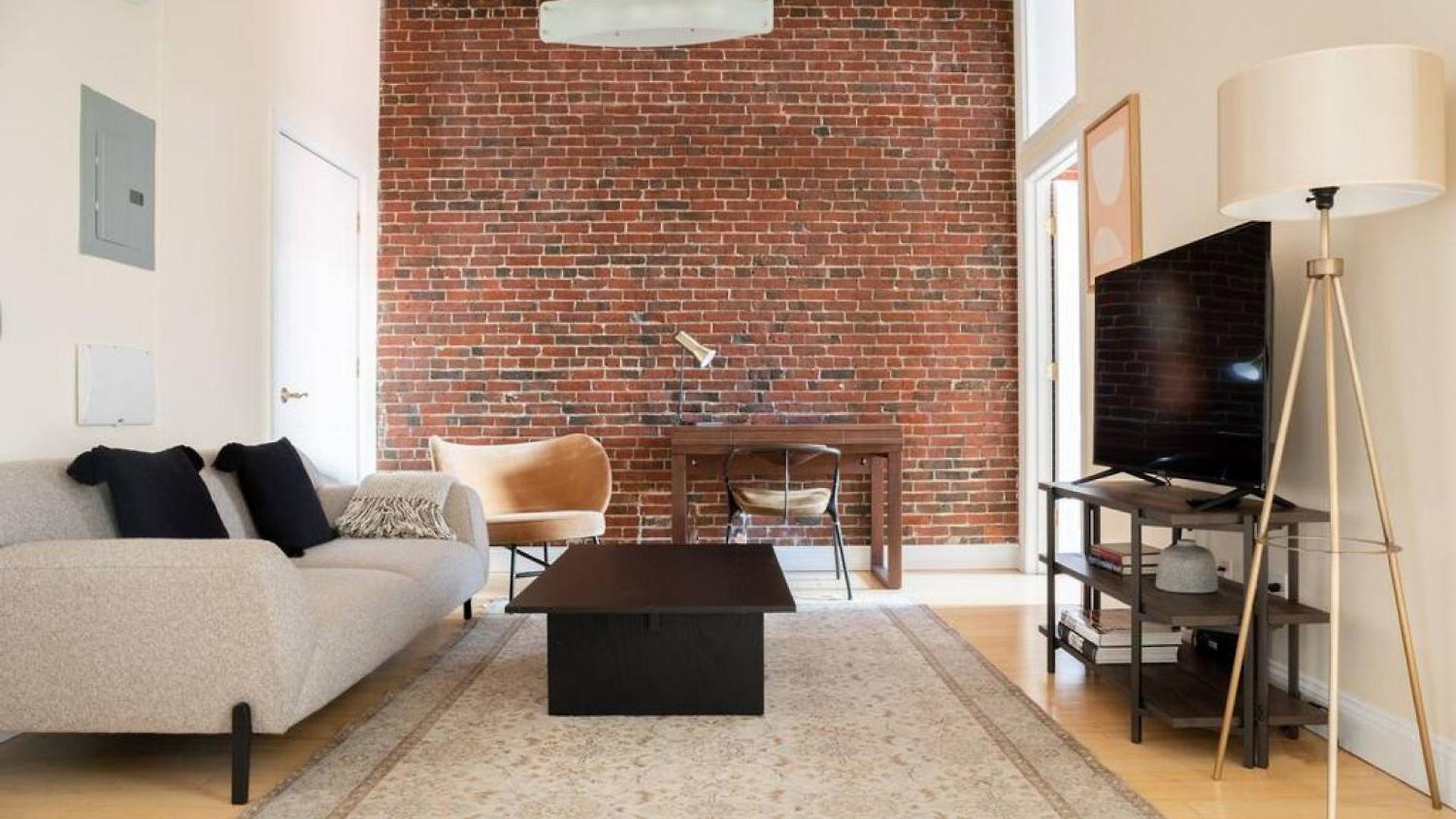 Beautiful 4br 2br Downtown Xing High Ceilings Apartment Boston
