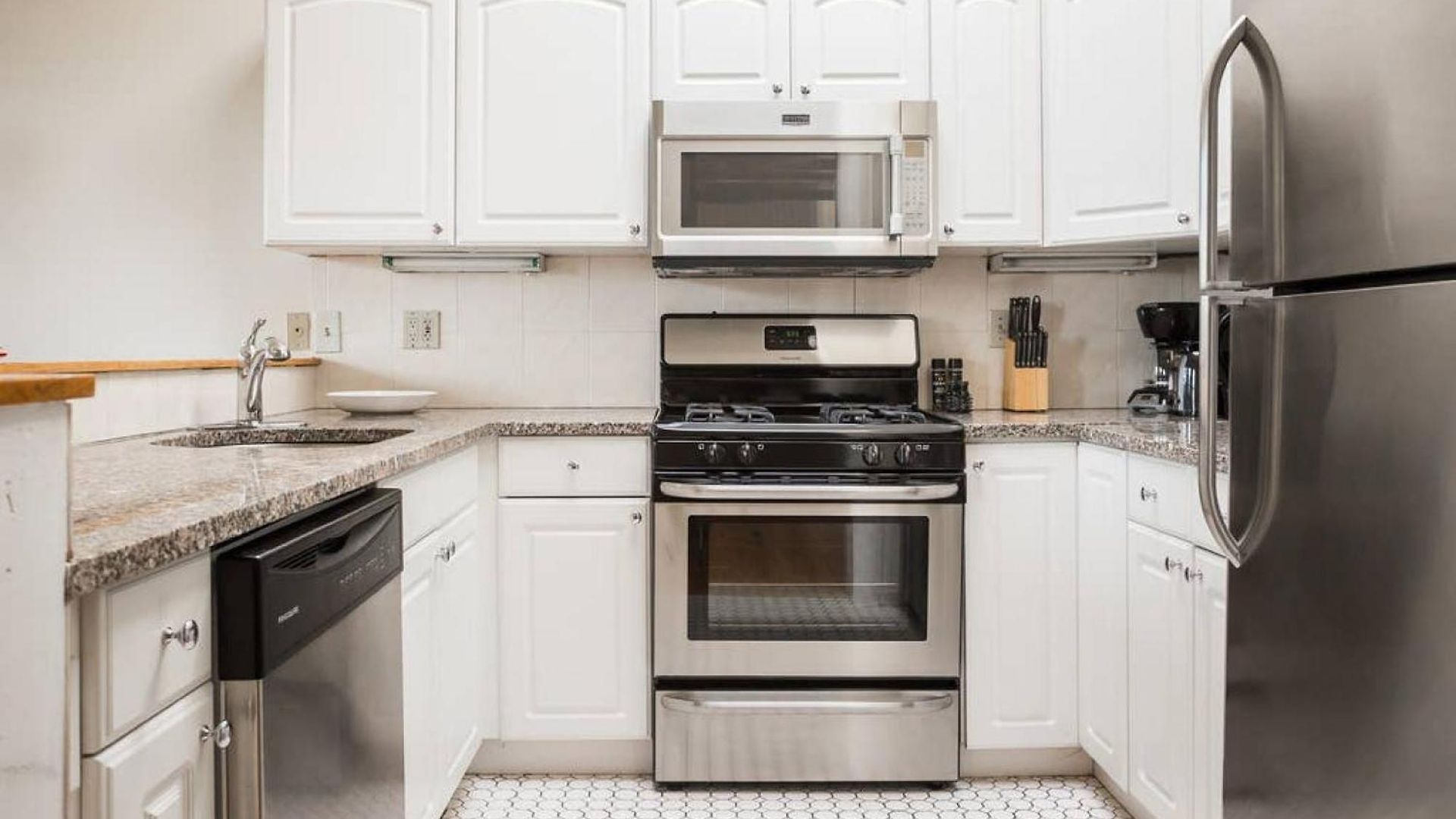 Luxury 4br 3ba In Fenway W Epic Roof Deck Apartment *