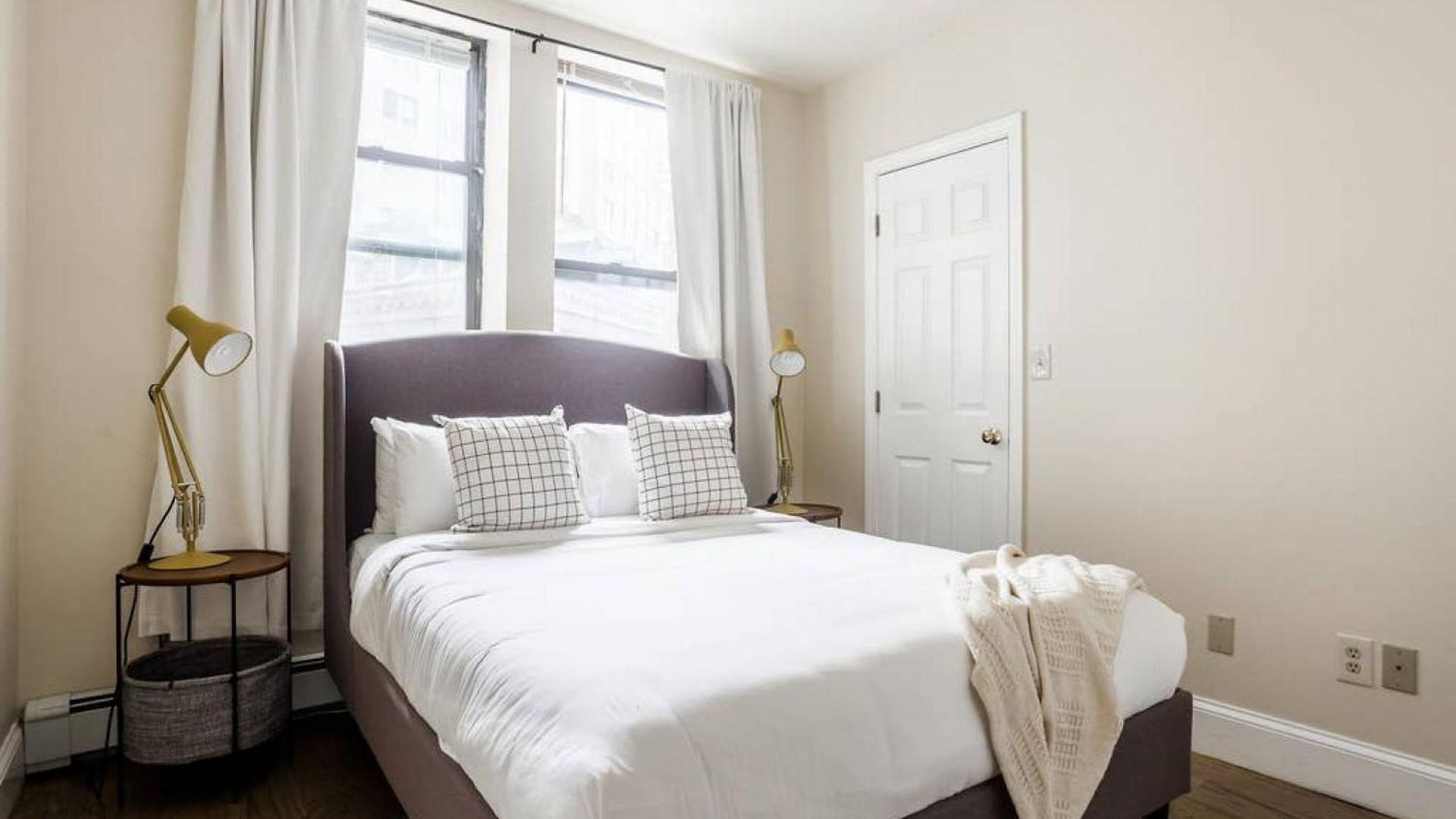 Beautiful 2 Bedroom Financial District Boston