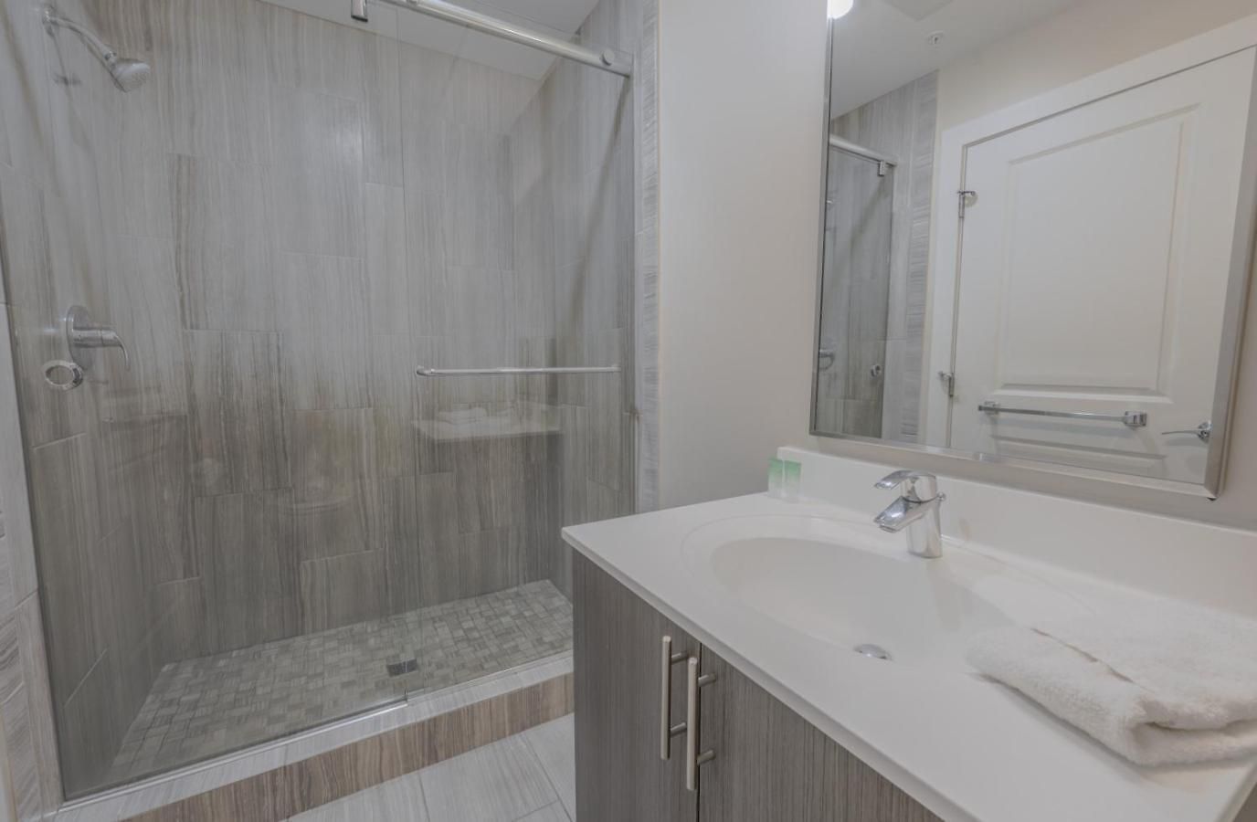 Luxury Furnished Loft Near Park Street Station