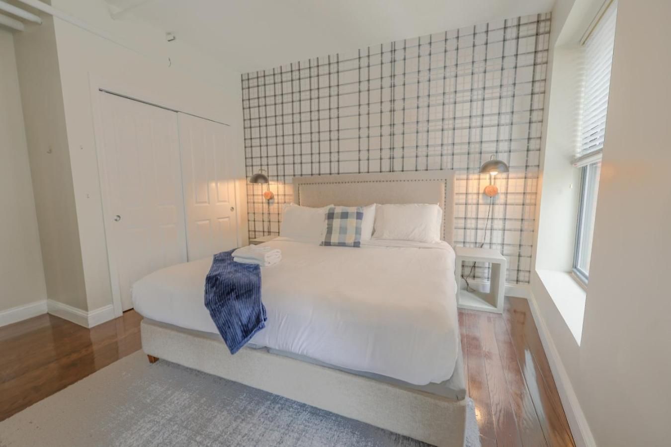 Bright And Bold 2 Bedroom Unit Minutes From The T * Boston