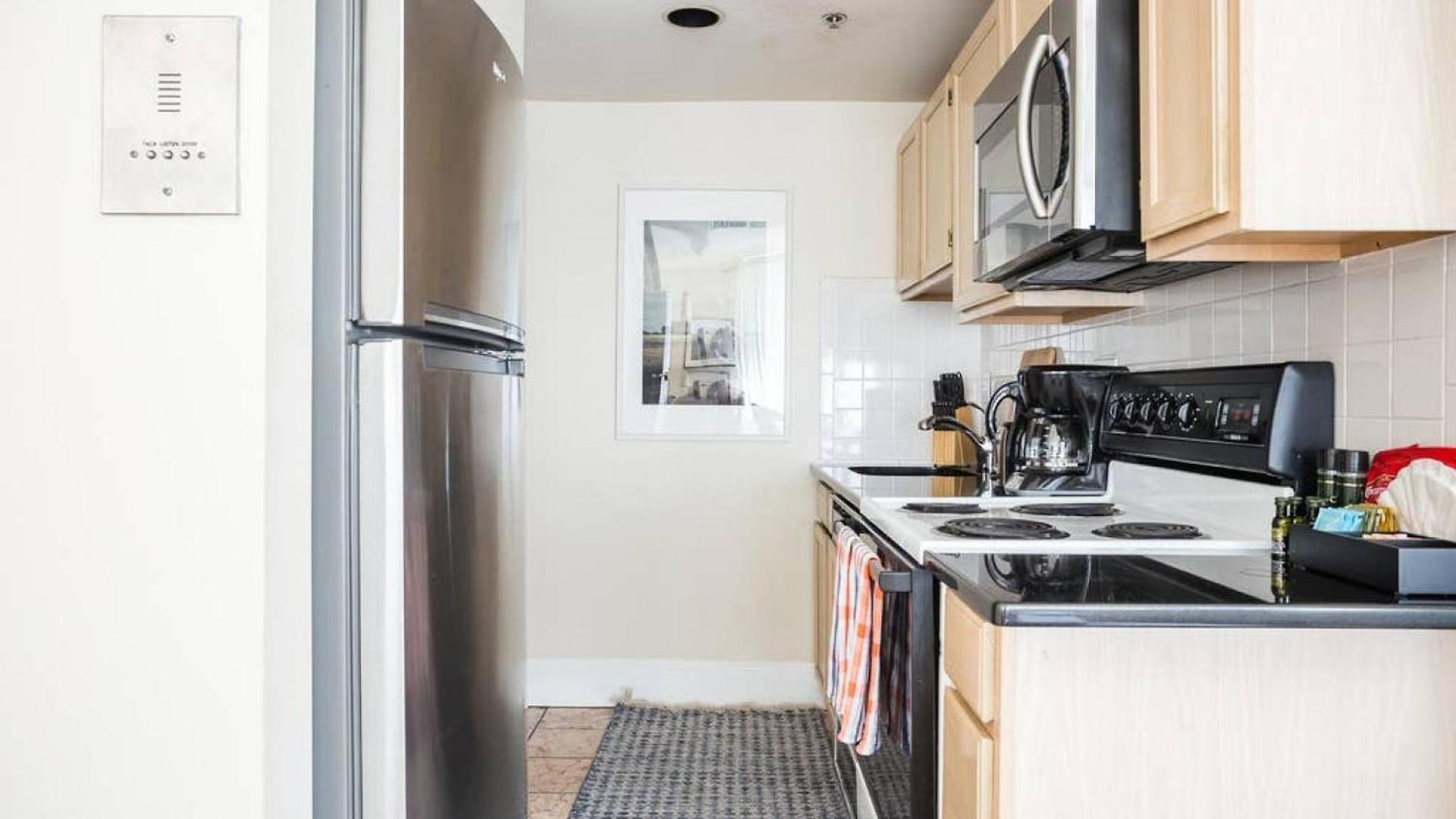 Convenient, Furnished 1br In The Heart Of Apartment