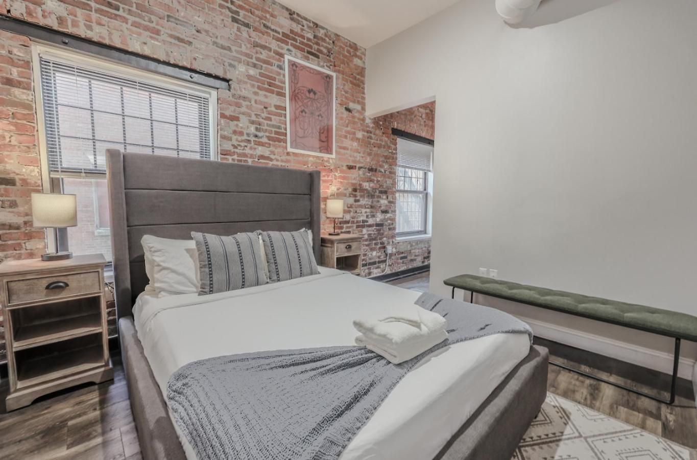 Lavishly Designed With Office Close To T * Boston