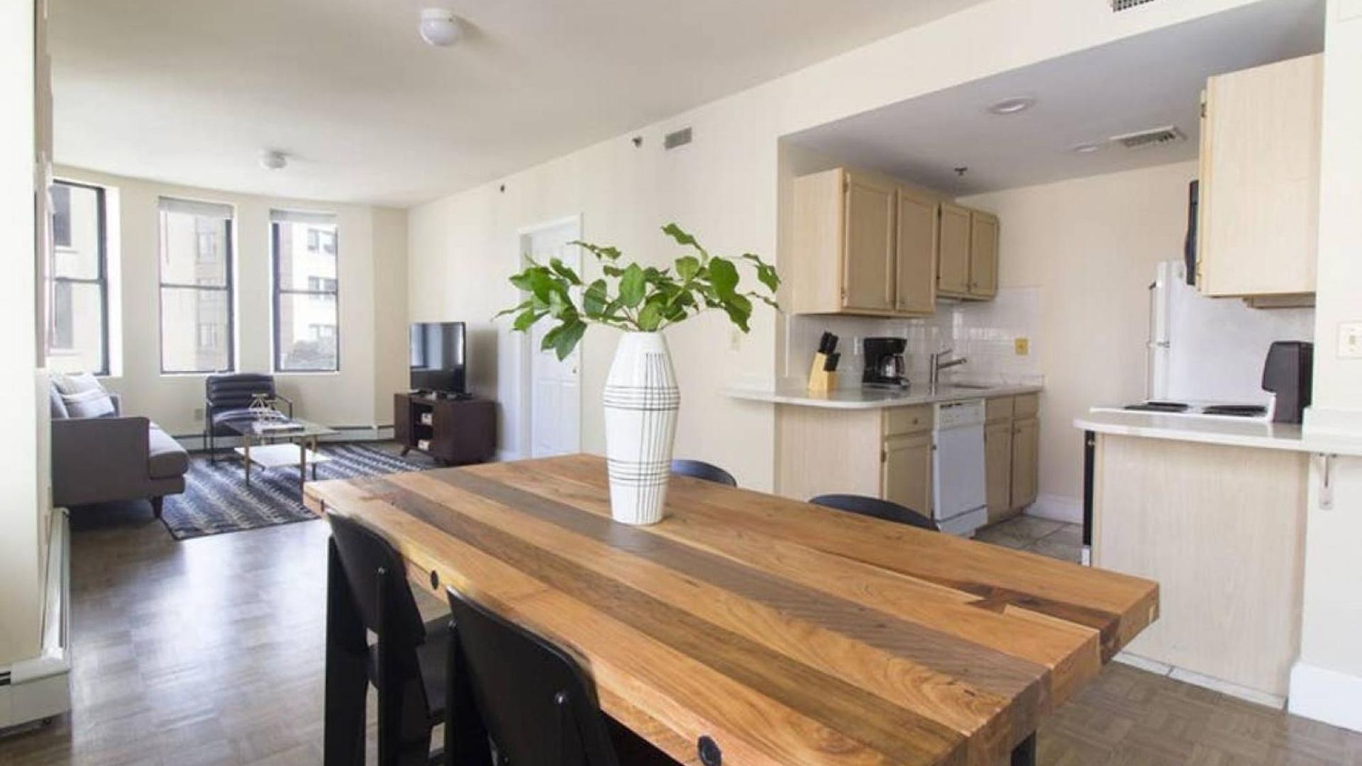 Elegant 2 Bed 2 Bath Furnished In Fidi Boston