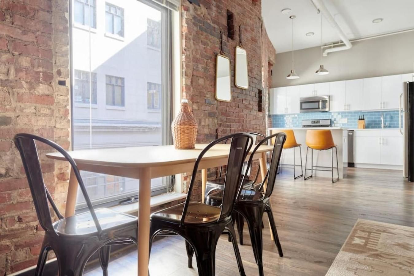 Spacious 4bed Loft Downtown Beacon Hill Apartment