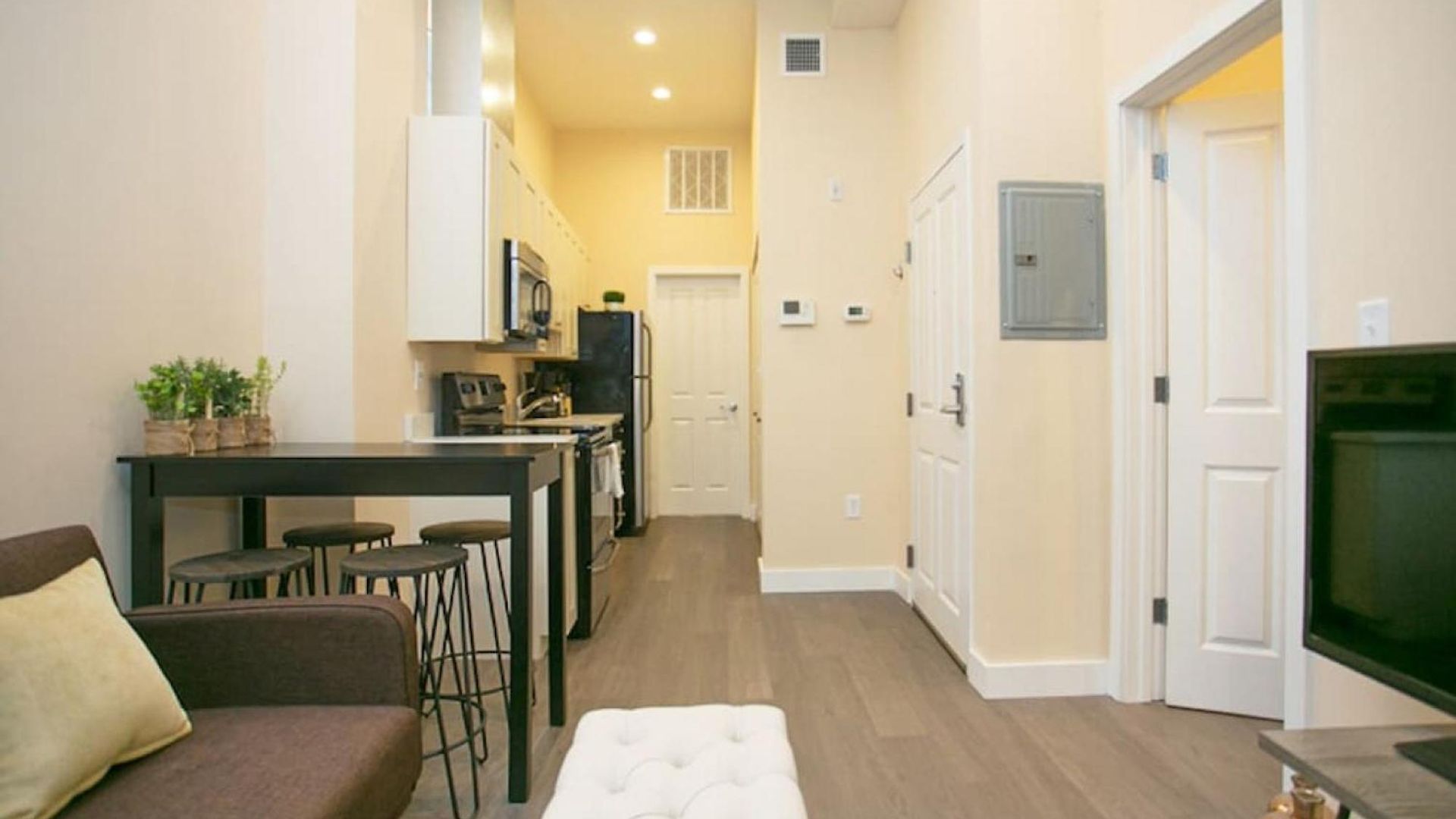 Downtown Loft Walk Anywhere Ideal For Nurses Apartment *