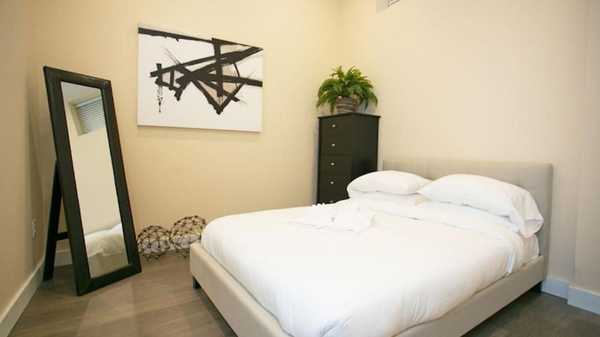 Downtown Loft Walk Anywhere Ideal For Nurses *