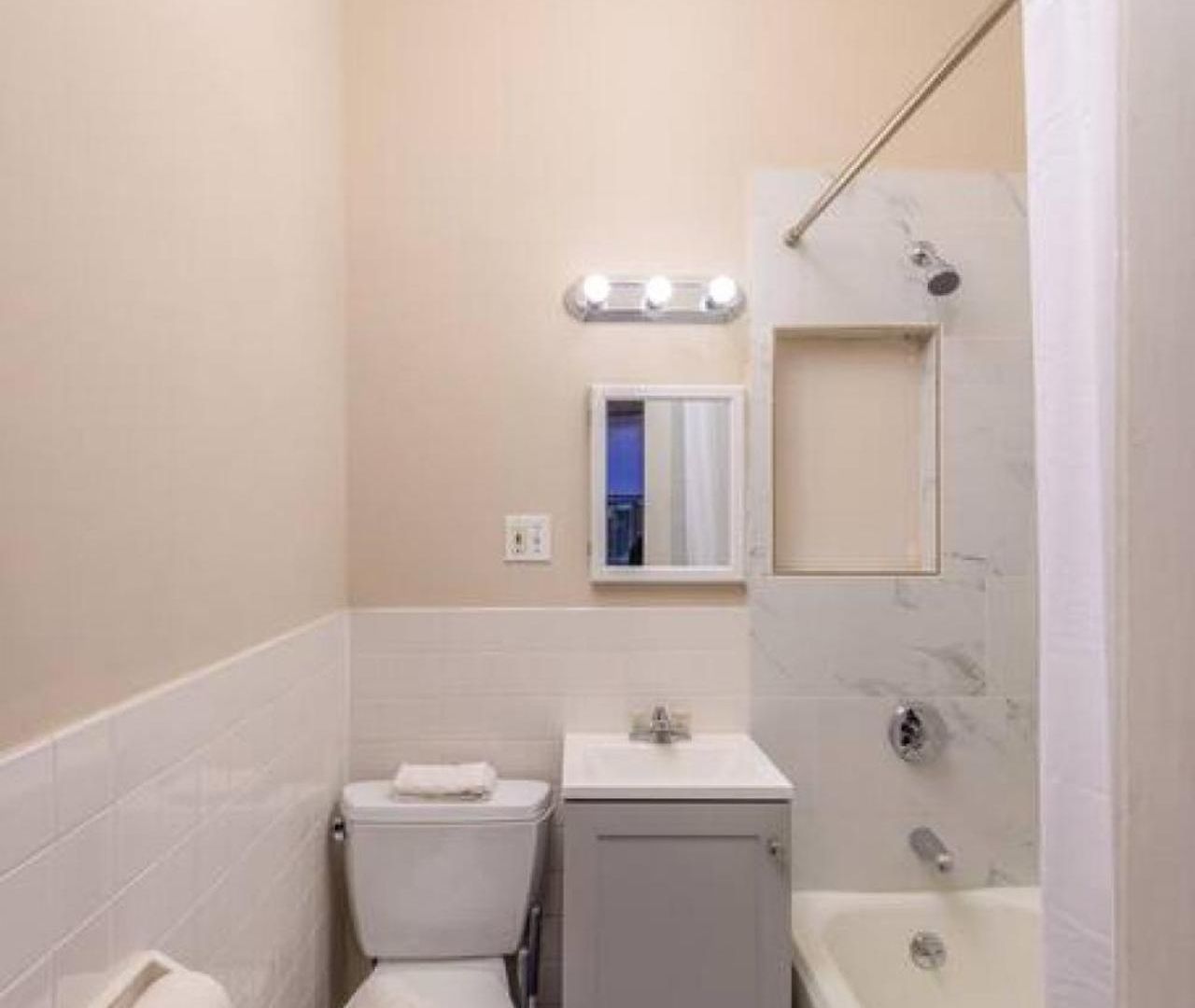 Apartment Centrally Located Back Bay 1 Bedroom *
