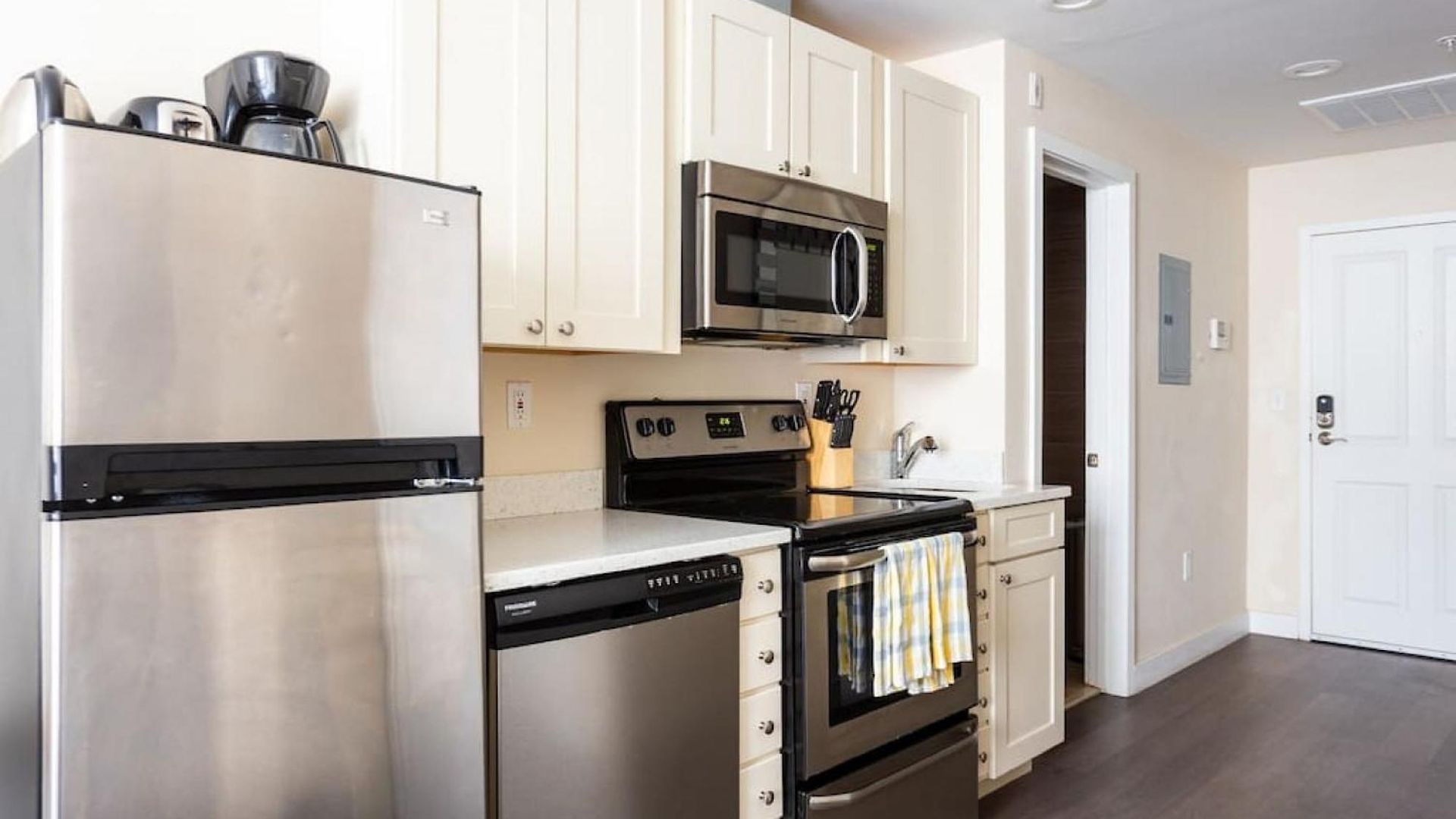 Center Of Pet Friendly Laundry Apartment