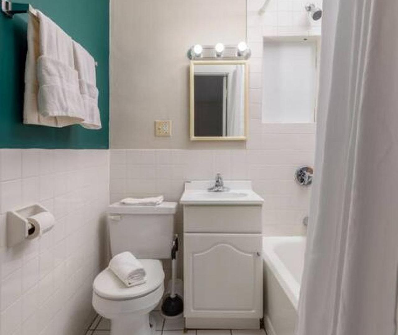 Wonderful Newbury 1 Bedroom Apartment *