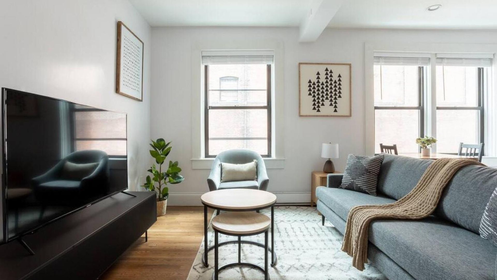 Modern 1brs Steps From Common And South End *