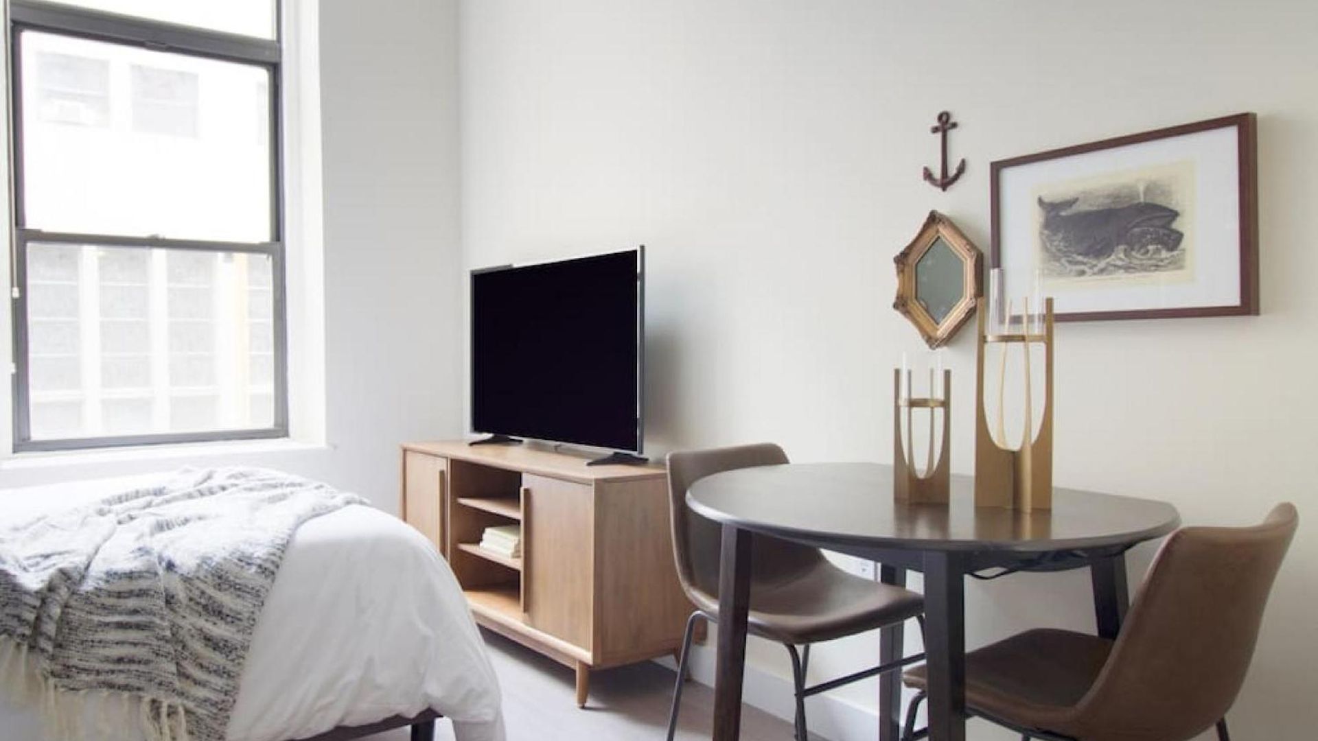 Apartment Downtown Students Welcome Washer And Dryer