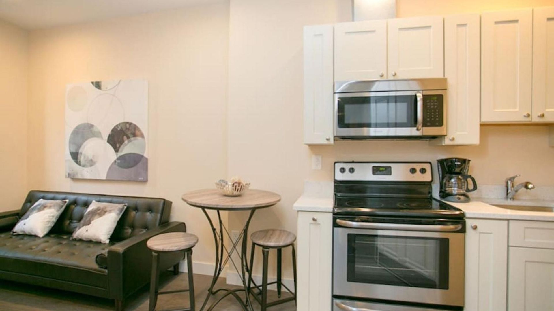 Newly Designed Loft - Fast Wifi - Pet Friendly