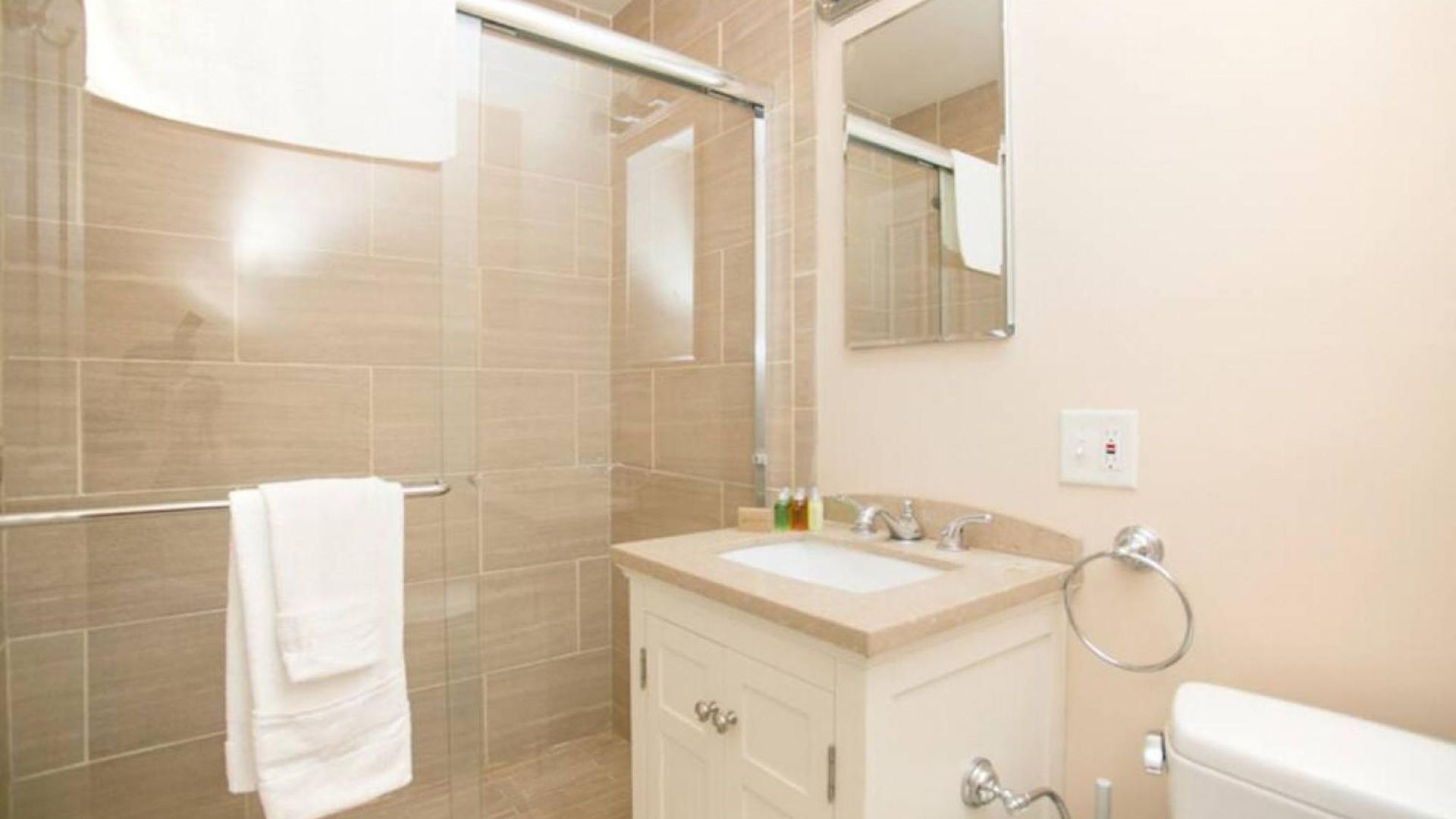 Newly Designed Loft - Fast Wifi - Pet Friendly Apartment