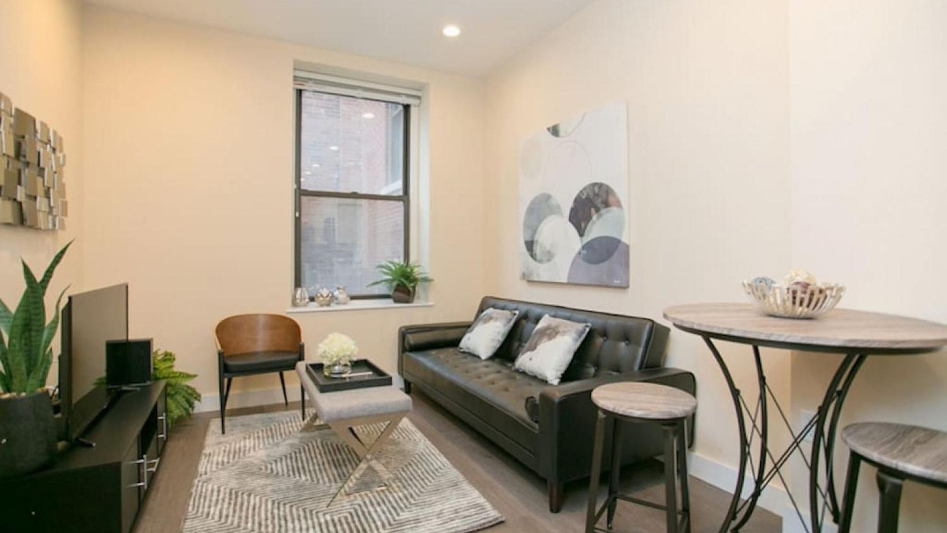 Apartment Newly Designed Loft - Fast Wifi - Pet Friendly *