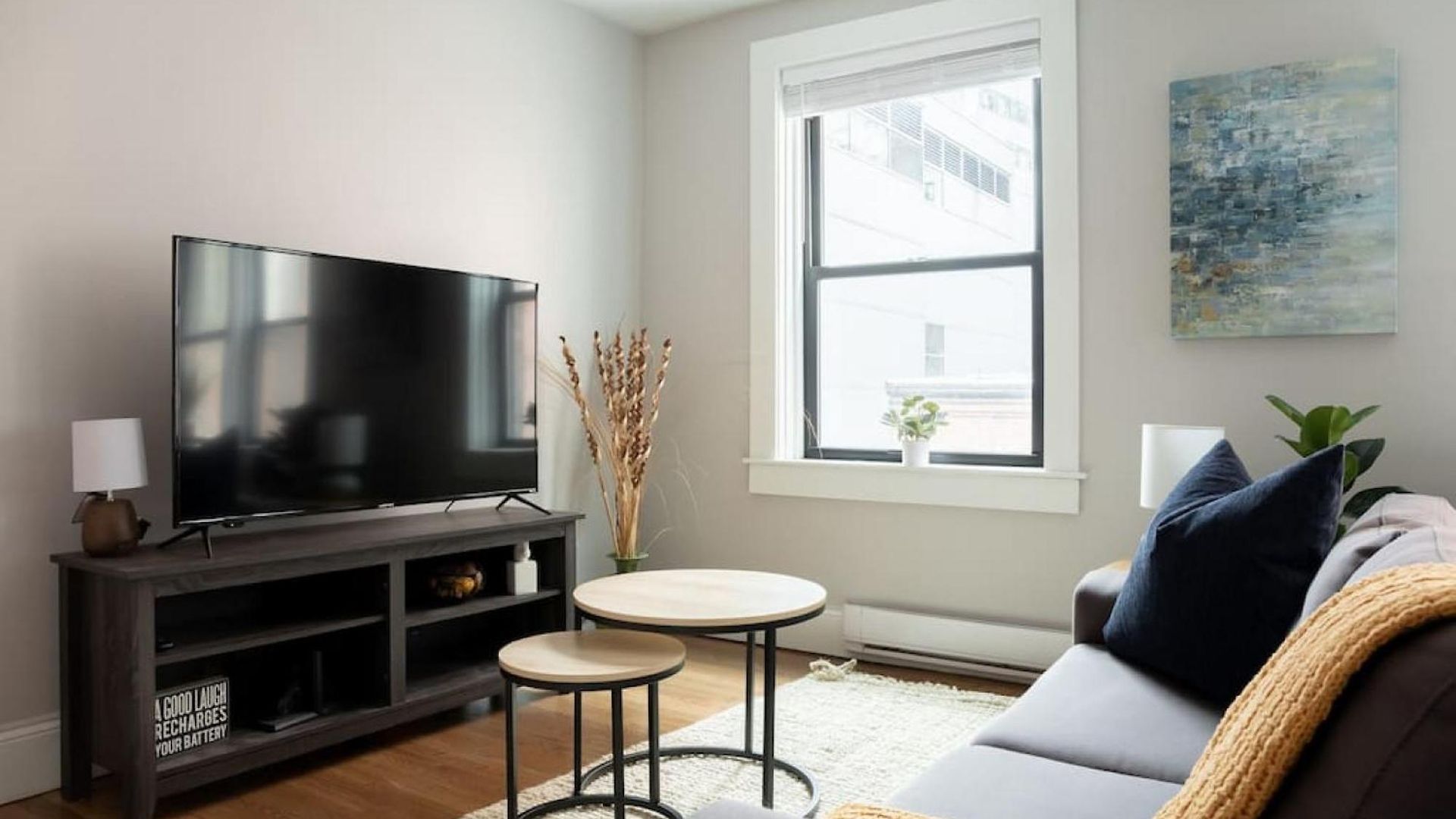 Serene 1br With 99 Walkscore Fast Wifi And Smartlock Apartment