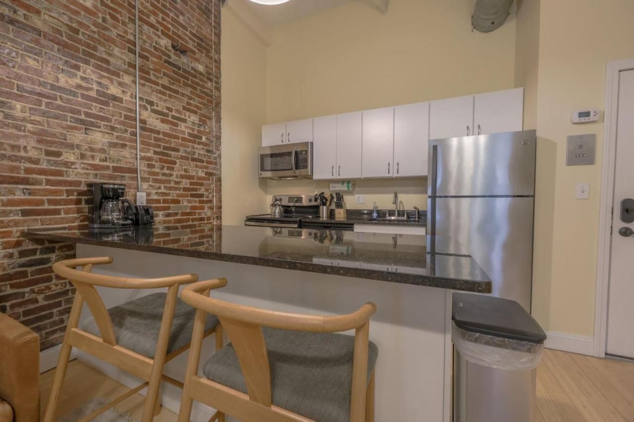 Stylish Exposed Brick 3 Bedroom * Boston